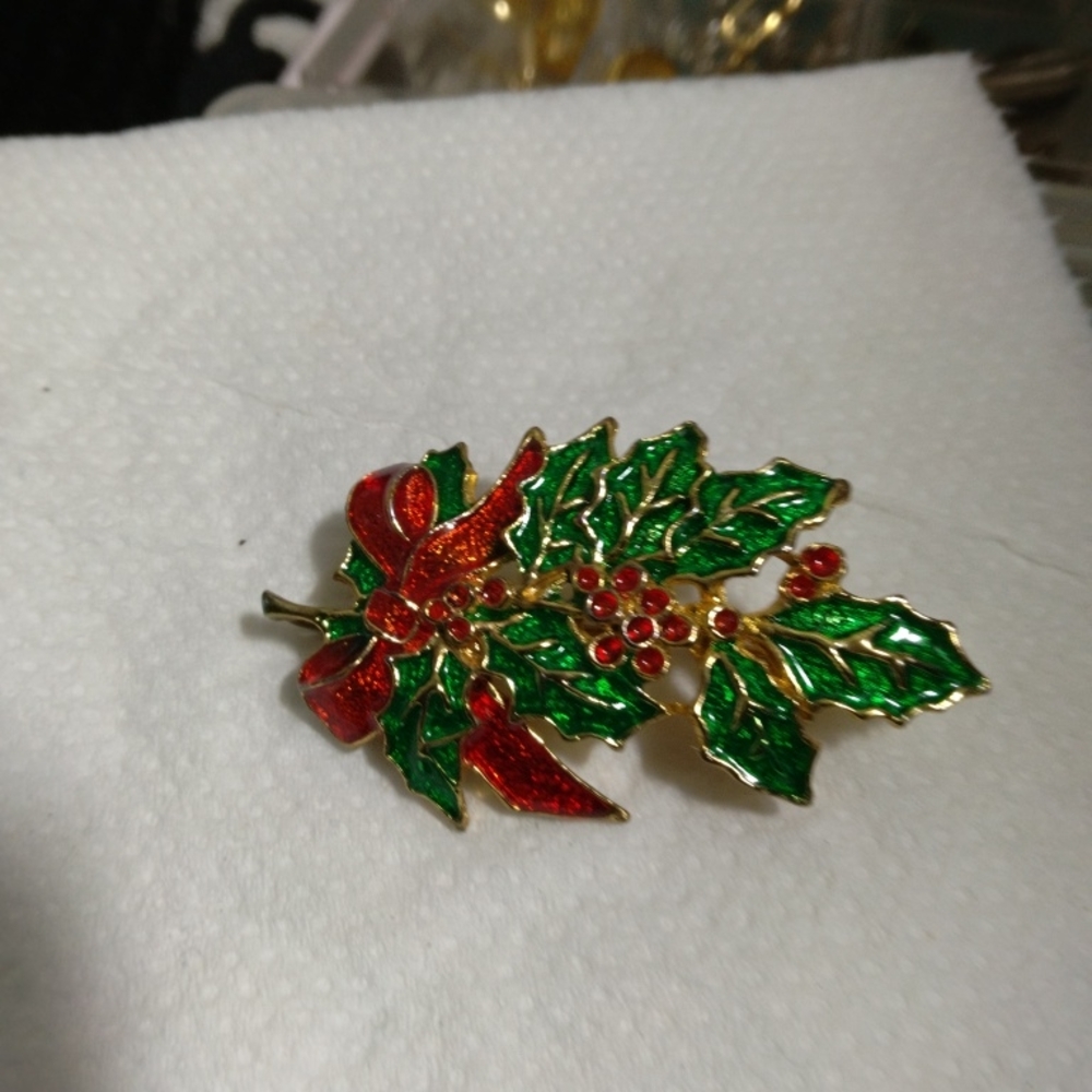 Elegant Holiday Holly Brooch in Red and Green